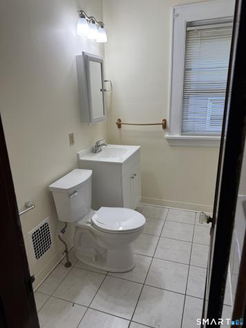 7 Gardners Lane Ansonia CT 06401