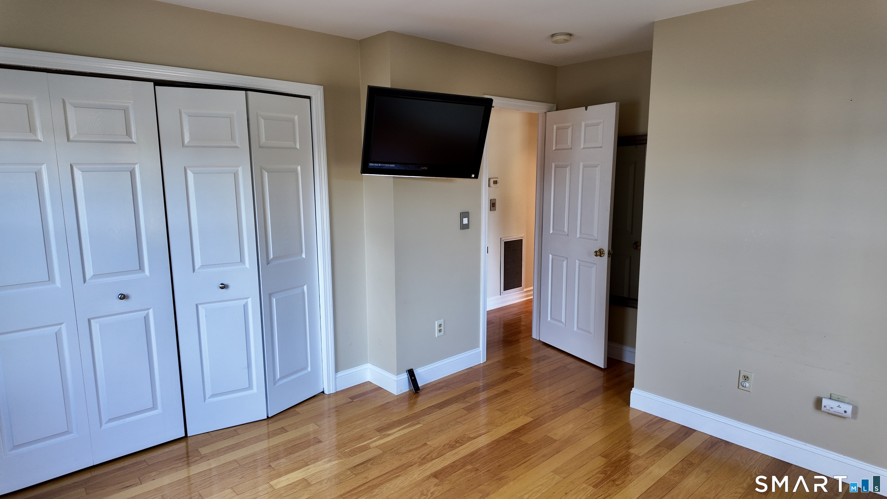8 Hattie Lane Milford CT 06461