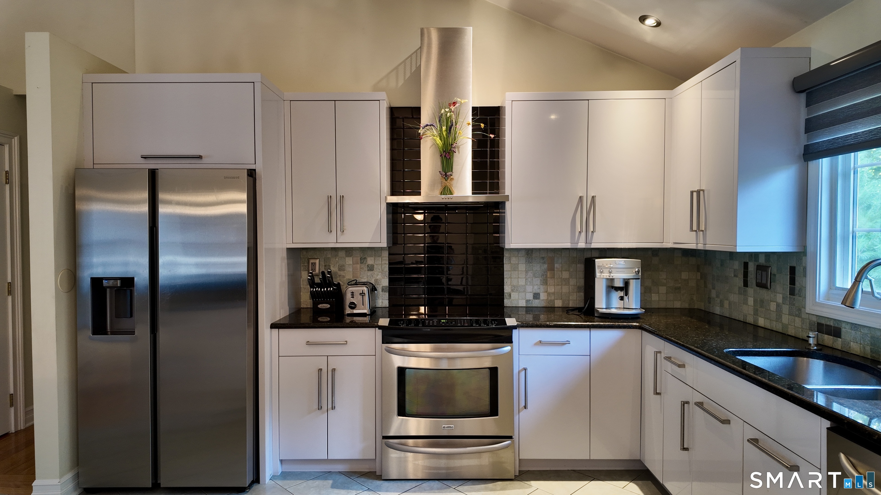 8 Hattie Lane Milford CT 06461