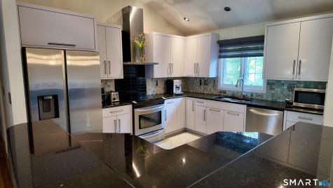 8 Hattie Lane Milford CT 06461