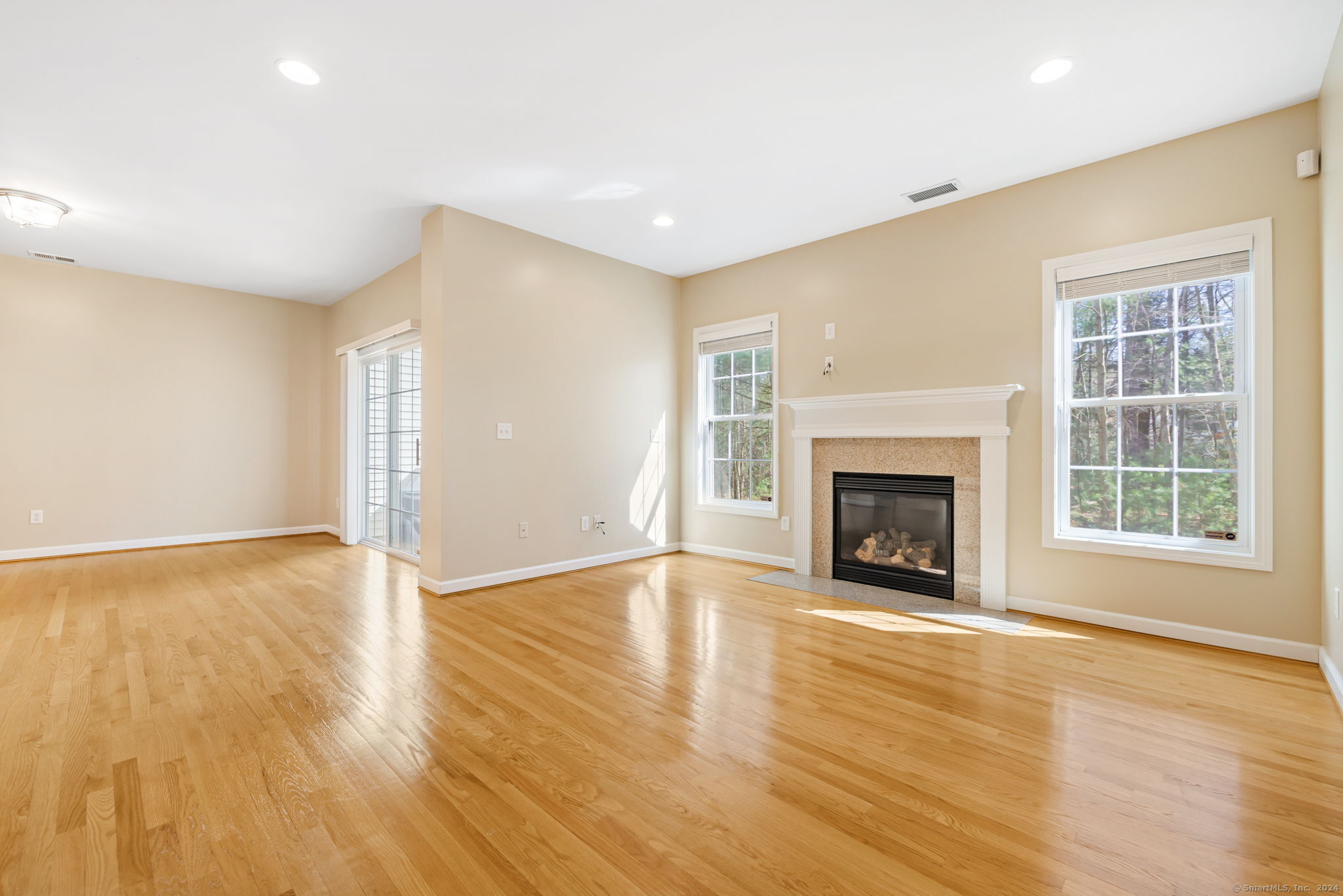 38 Brighton Park Way Bloomfield CT 06002