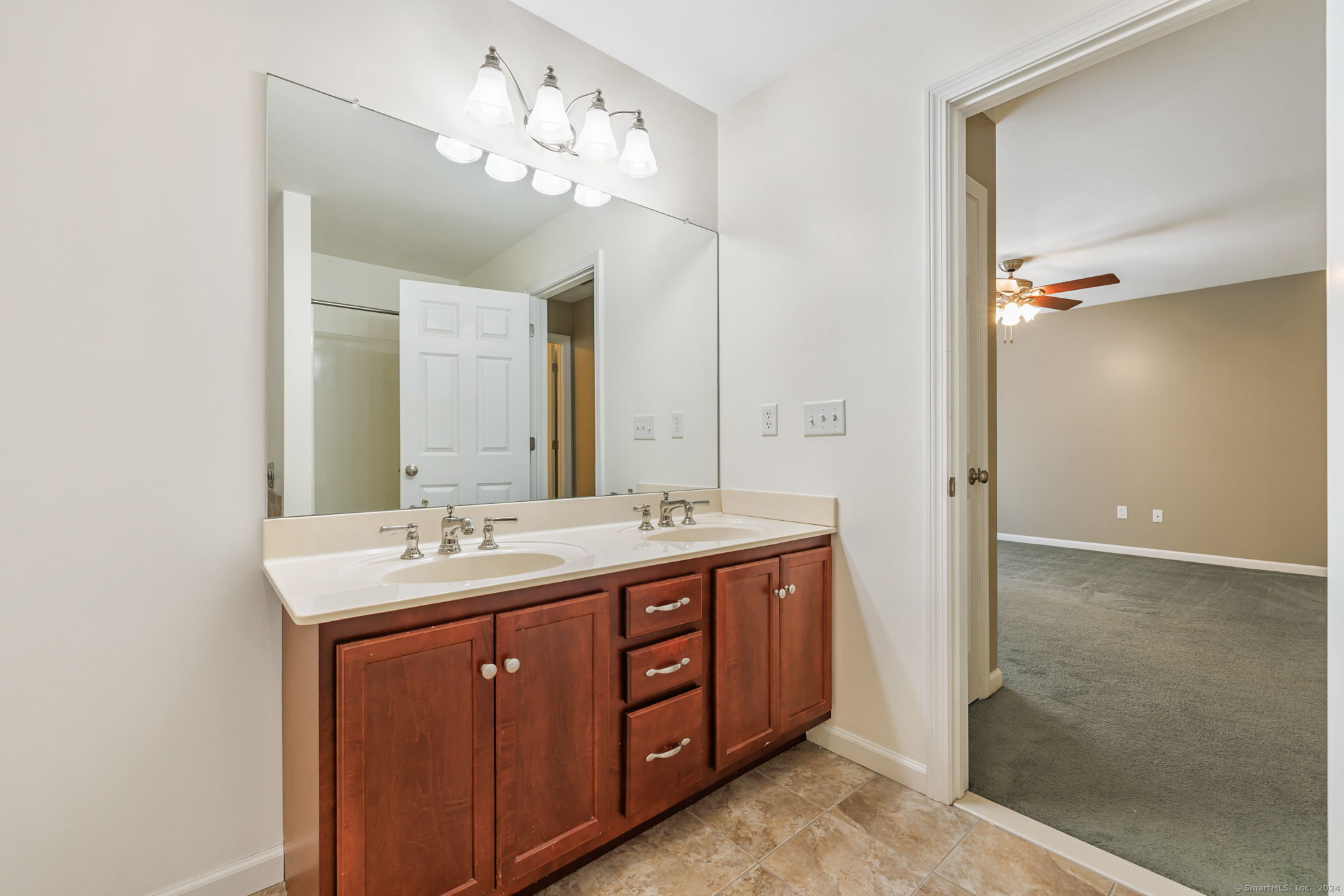 38 Brighton Park Way Bloomfield CT 06002