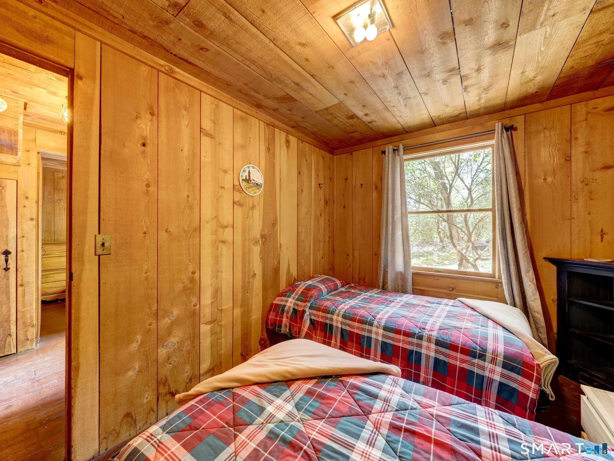 1 Island/chalet East Hampton CT 06424