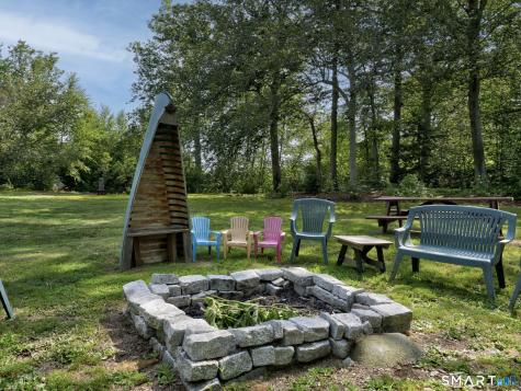 1 Island/chalet East Hampton CT 06424