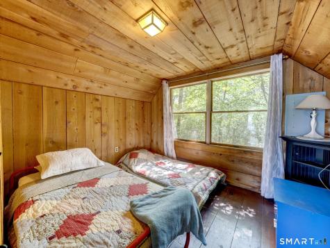 1 Island/chalet East Hampton CT 06424
