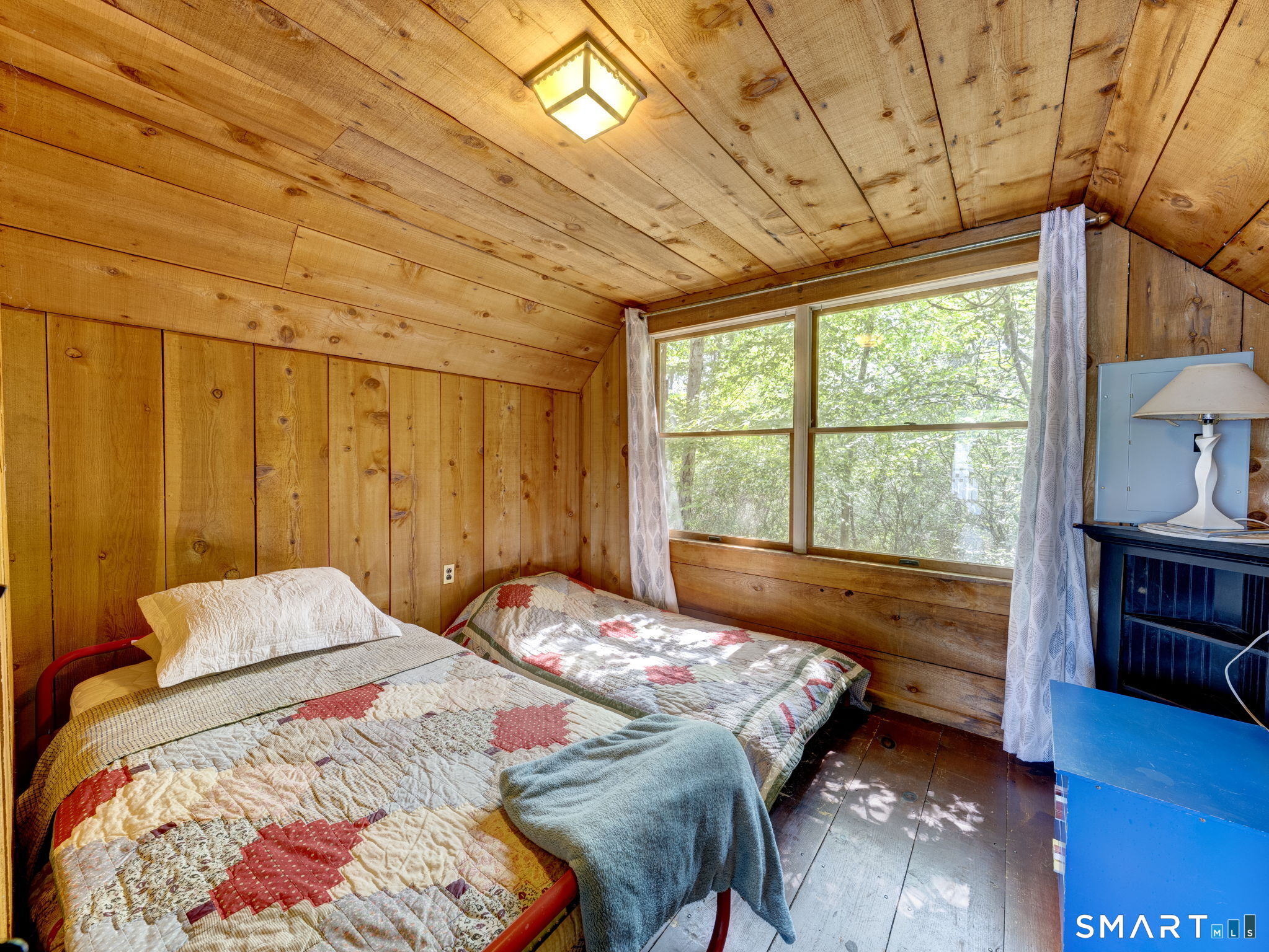 1 Island/chalet East Hampton CT 06424