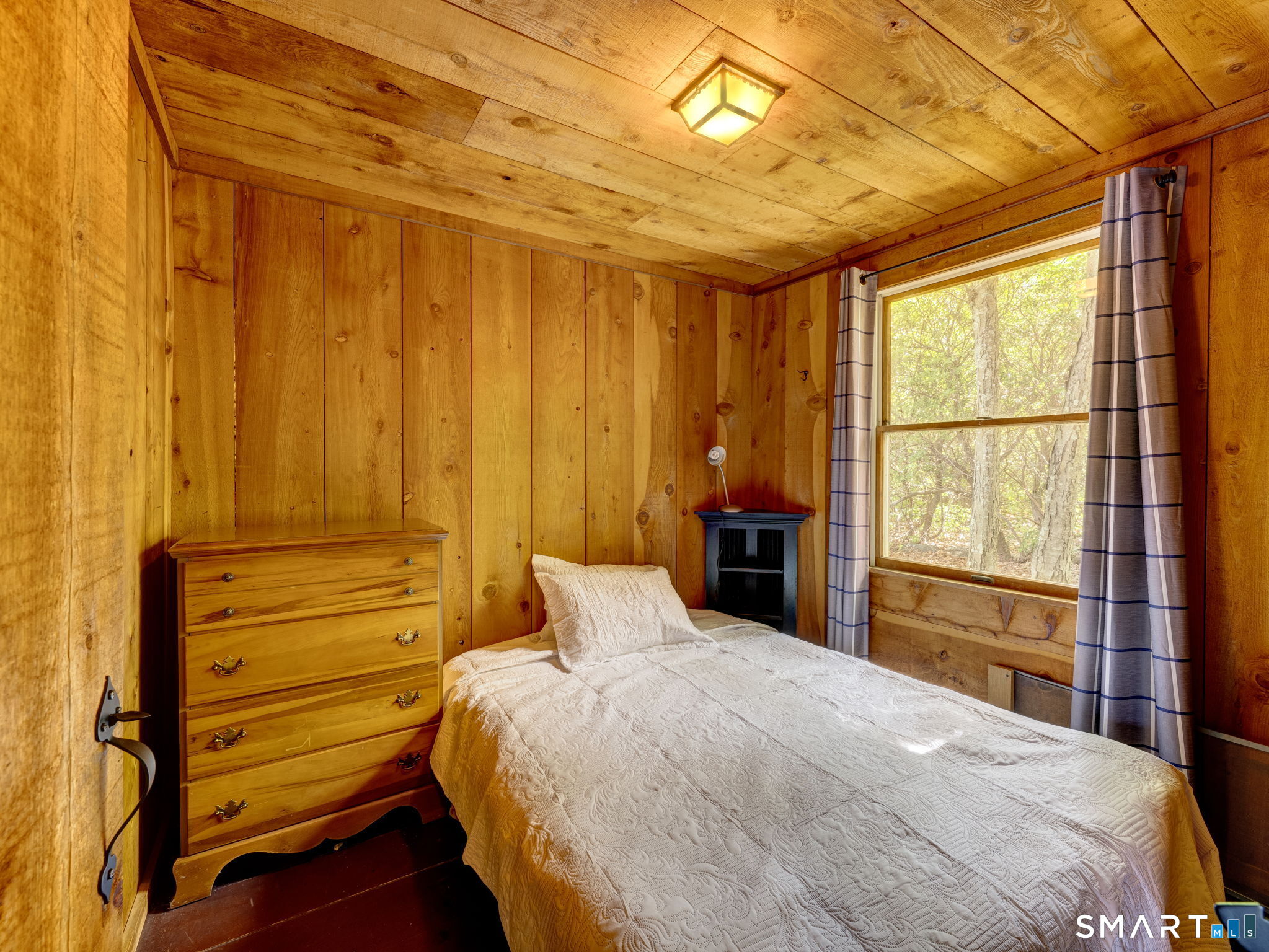 1 Island/chalet East Hampton CT 06424
