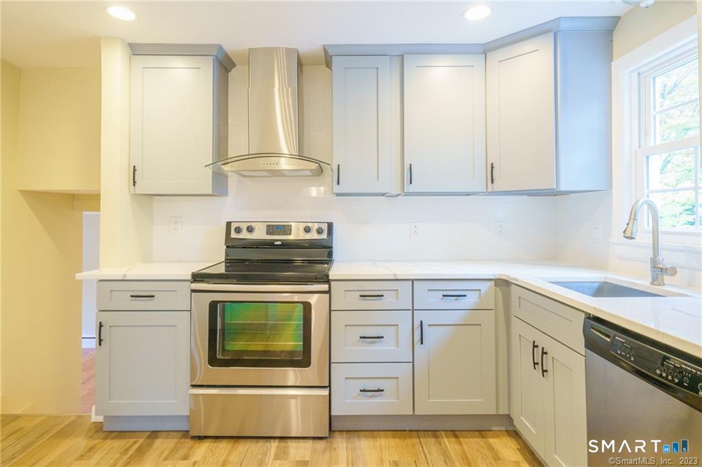 33 Sky View Drive West Hartford CT 06117
