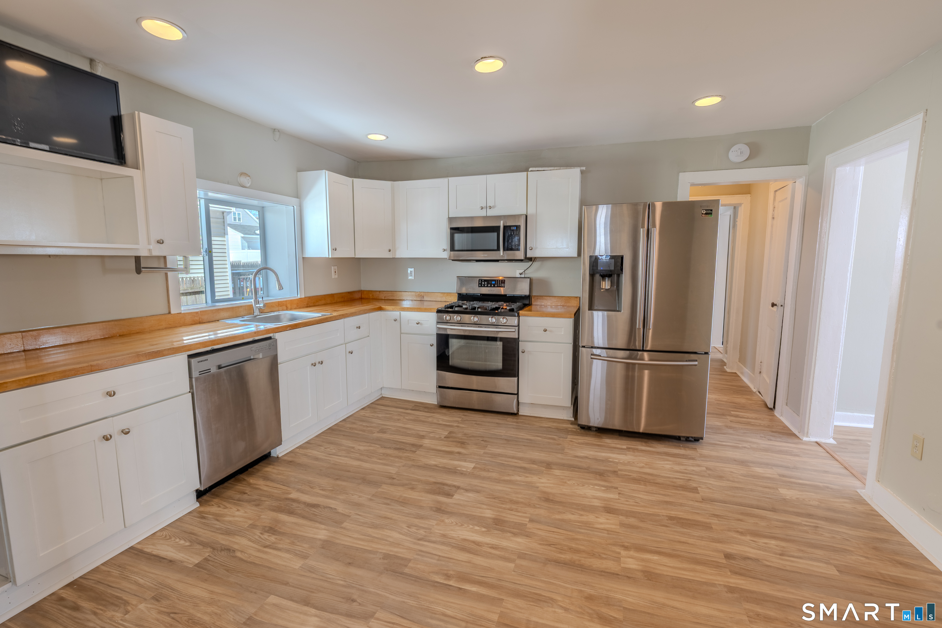 12 Jackson Avenue Stratford CT 06615