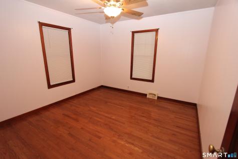 22 Brook Street Seymour CT 06483