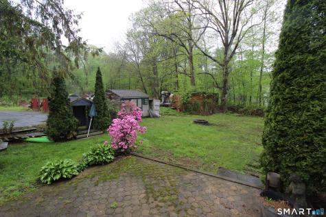 22 Brook Street Seymour CT 06483