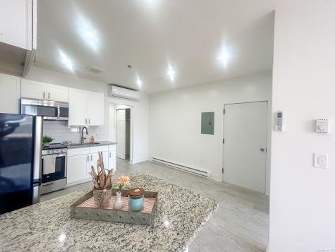 207 Bank Street New London CT 06320