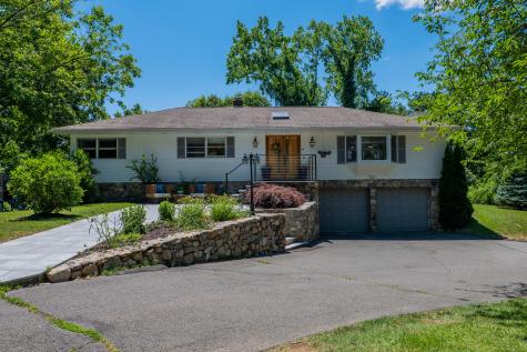 15 Farrell Road Newtown CT 06470