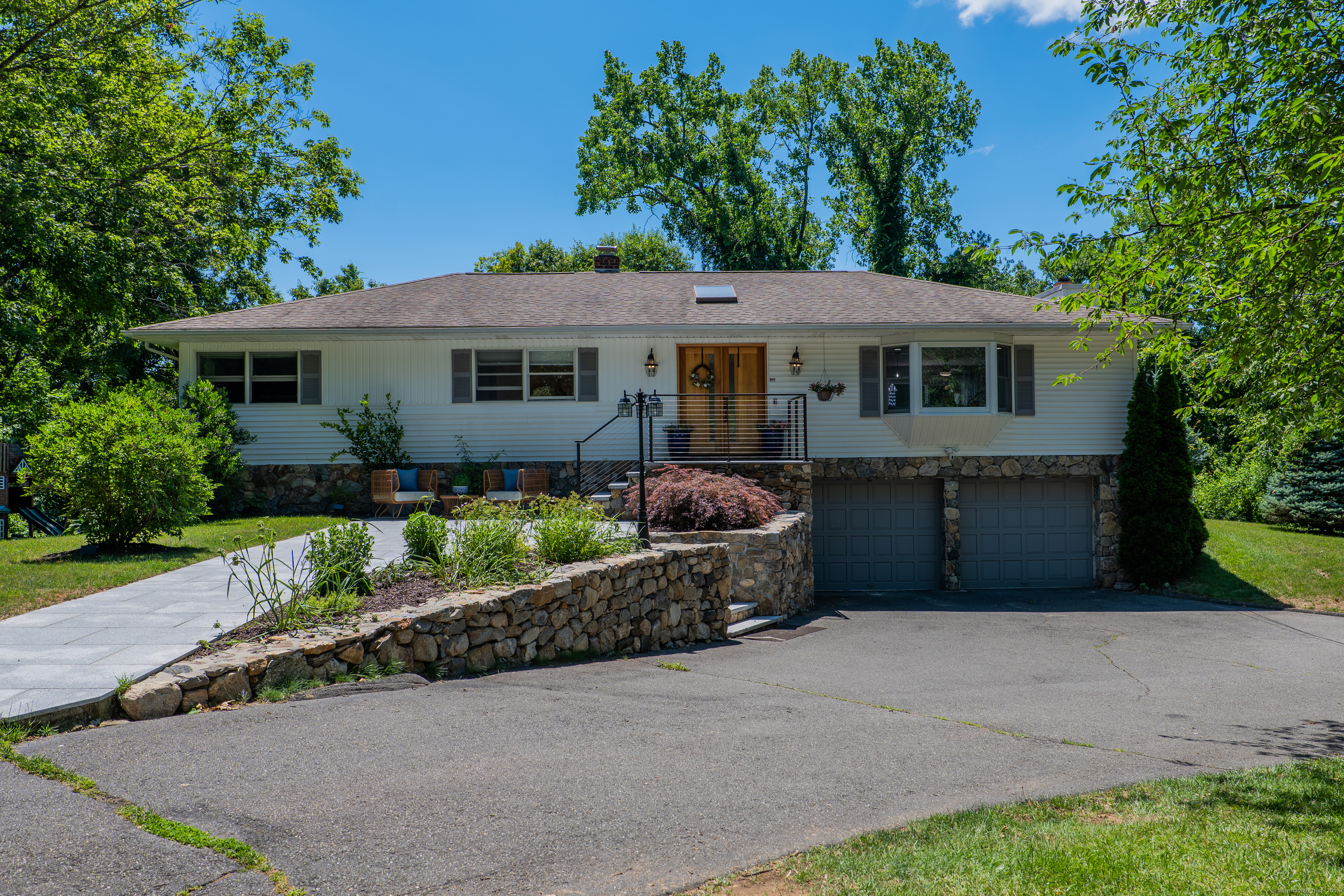 15 Farrell Road Newtown CT 06470