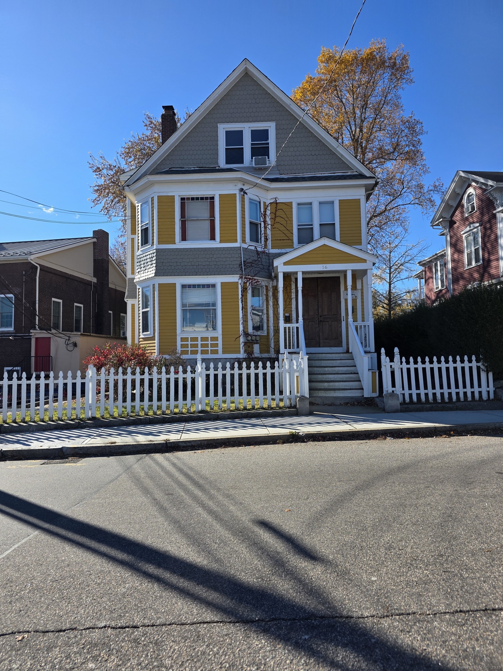 16 Tilley Street New London CT 06320