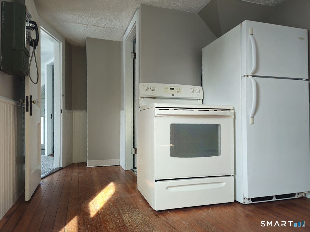 21 Sigourney Street Bristol CT 06010