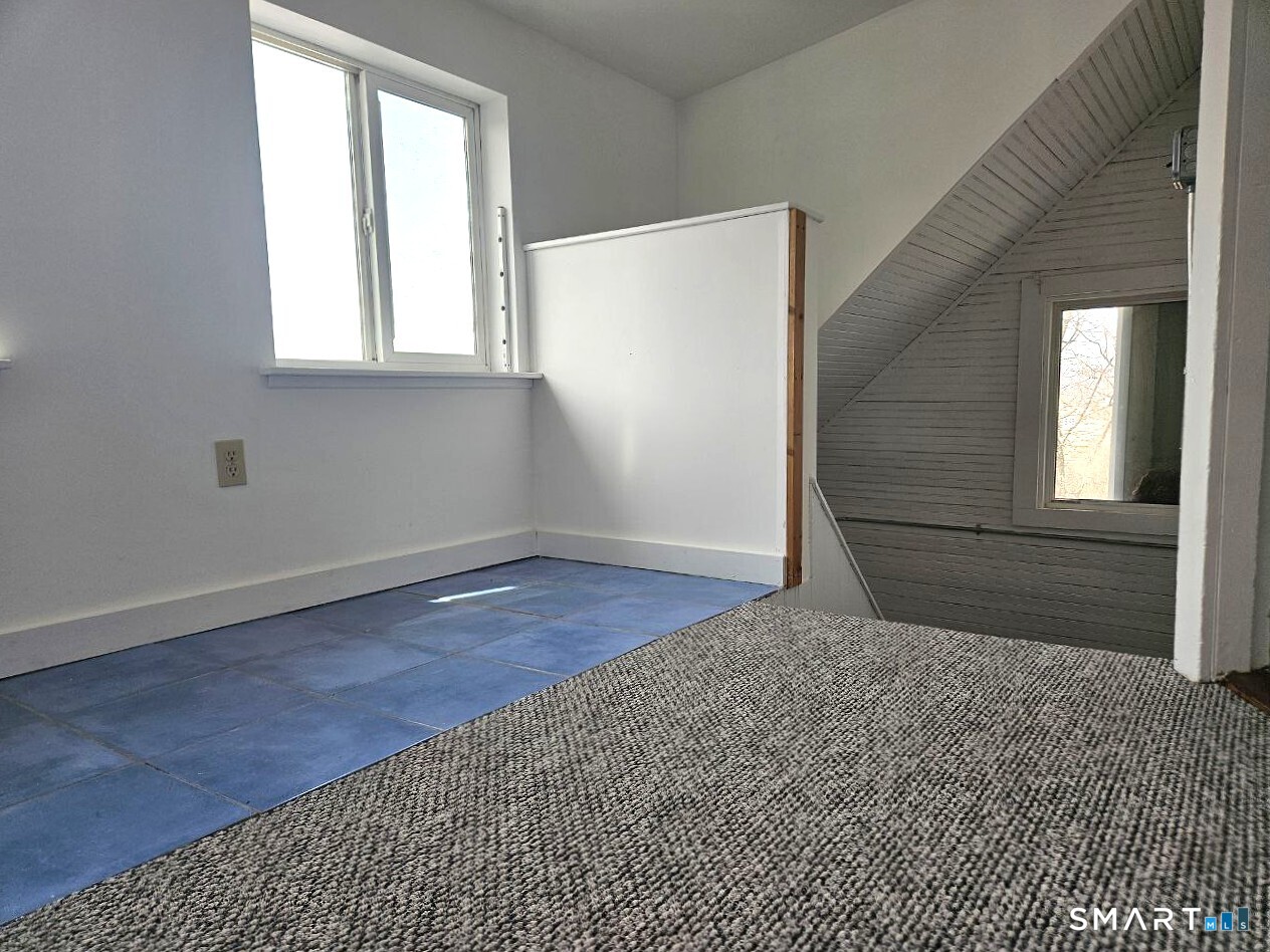 21 Sigourney Street Bristol CT 06010