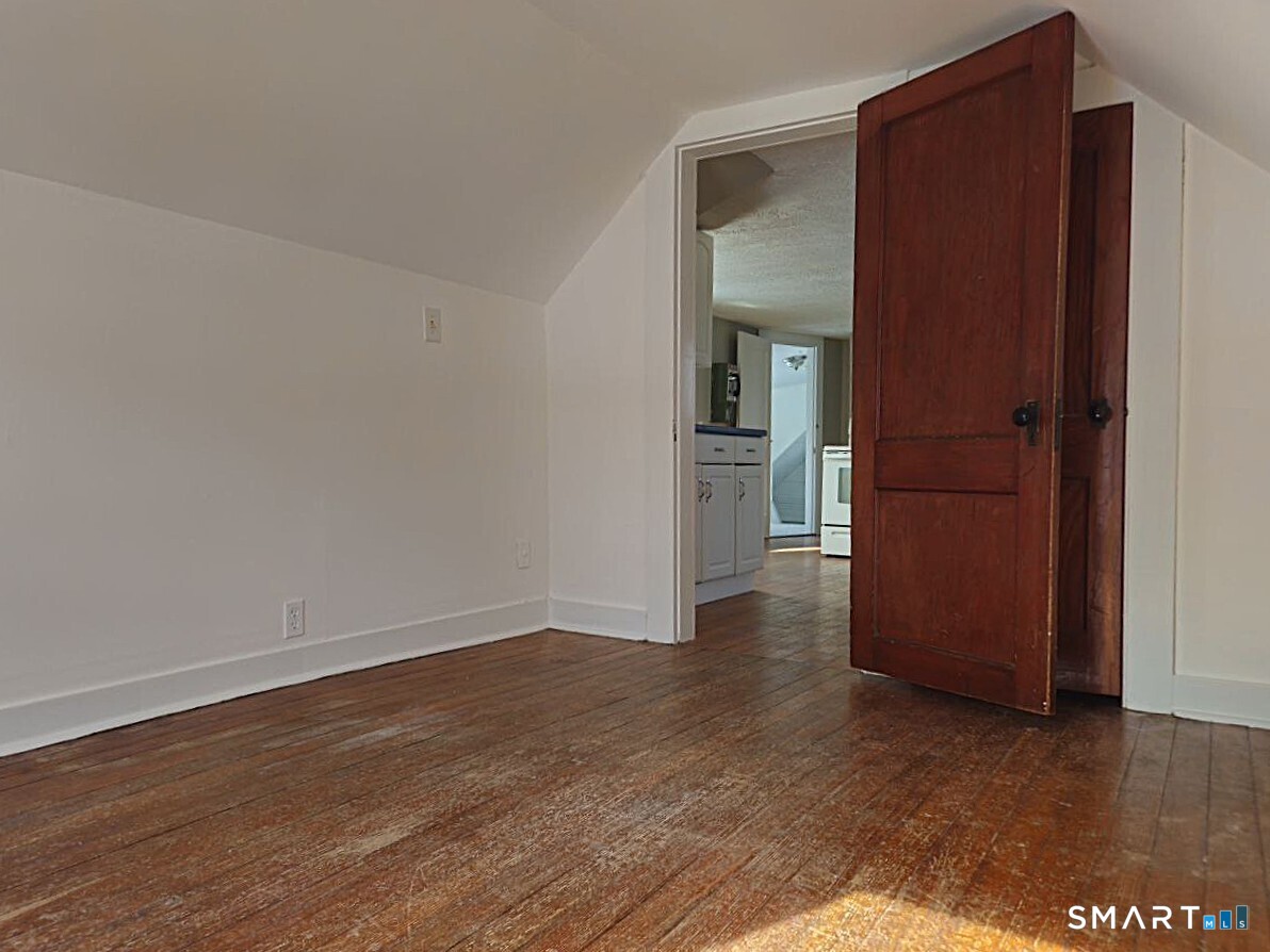 21 Sigourney Street Bristol CT 06010