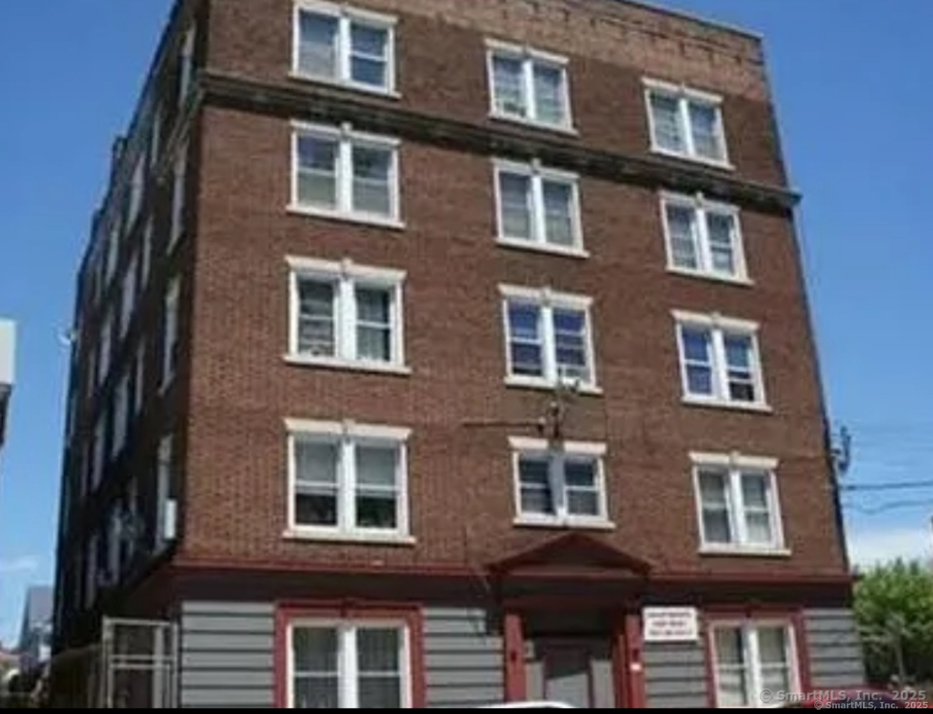 86 Pequonnock Street Bridgeport CT 06604