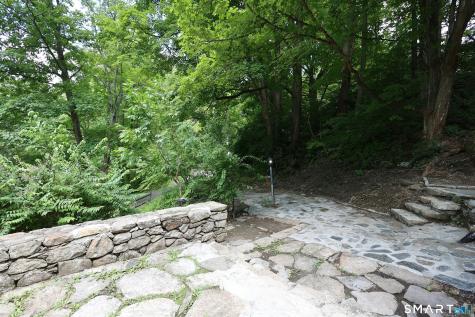 37 Peaceable Street Redding CT 06896