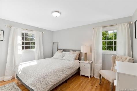 10 London Court Old Saybrook CT 06475