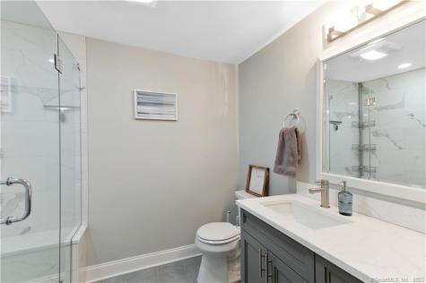 10 London Court Old Saybrook CT 06475
