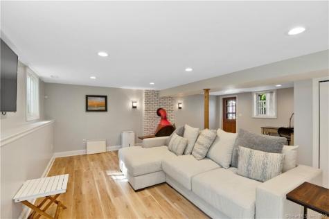 10 London Court Old Saybrook CT 06475