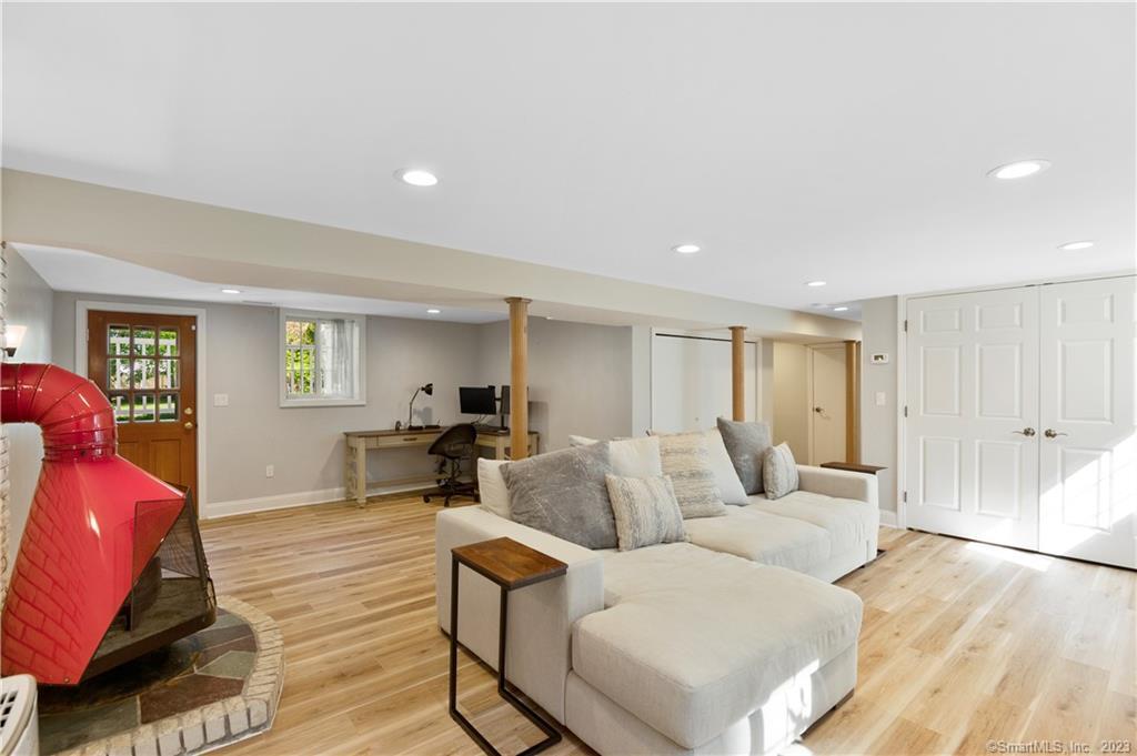 10 London Court Old Saybrook CT 06475