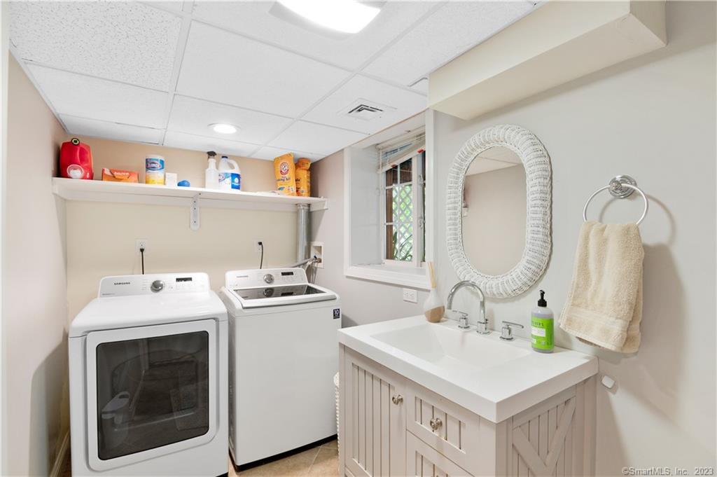 10 London Court Old Saybrook CT 06475