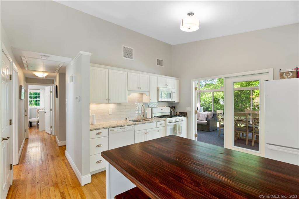 10 London Court Old Saybrook CT 06475
