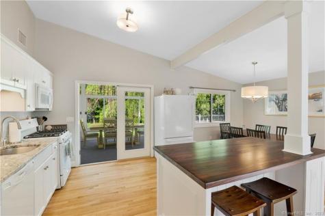 10 London Court Old Saybrook CT 06475