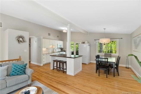 10 London Court Old Saybrook CT 06475