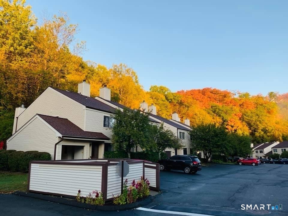 54 Deer Run Bethel CT 06801