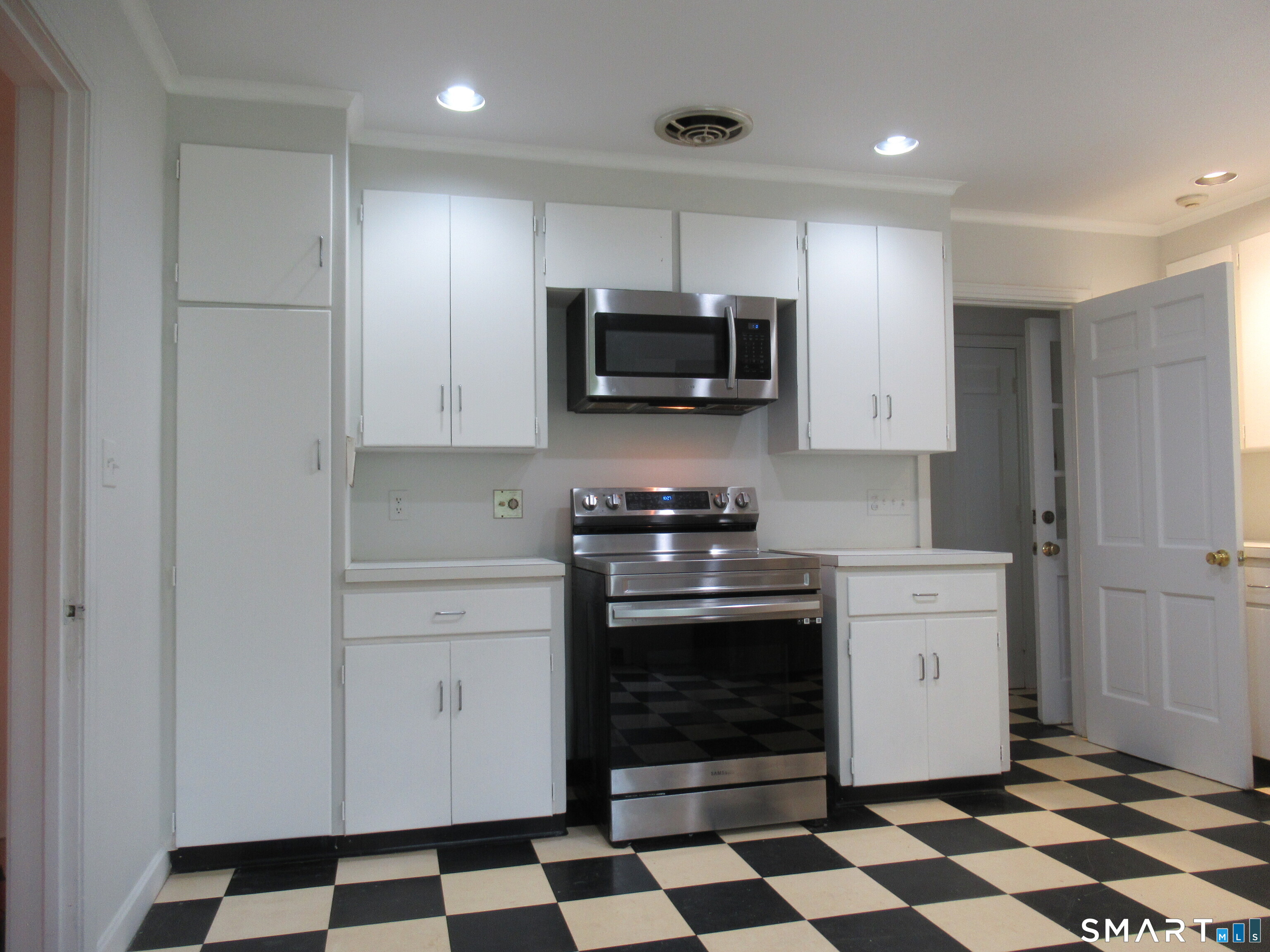 11 Burnt Swamp Road Woodbridge CT 06525