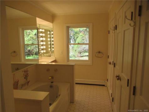 11 Burnt Swamp Road Woodbridge CT 06525