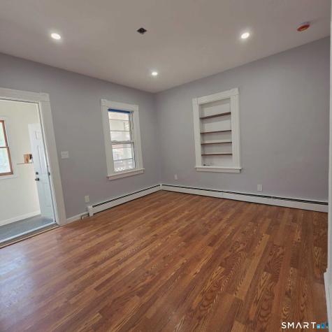124 Geddes Terrace Waterbury CT 06708