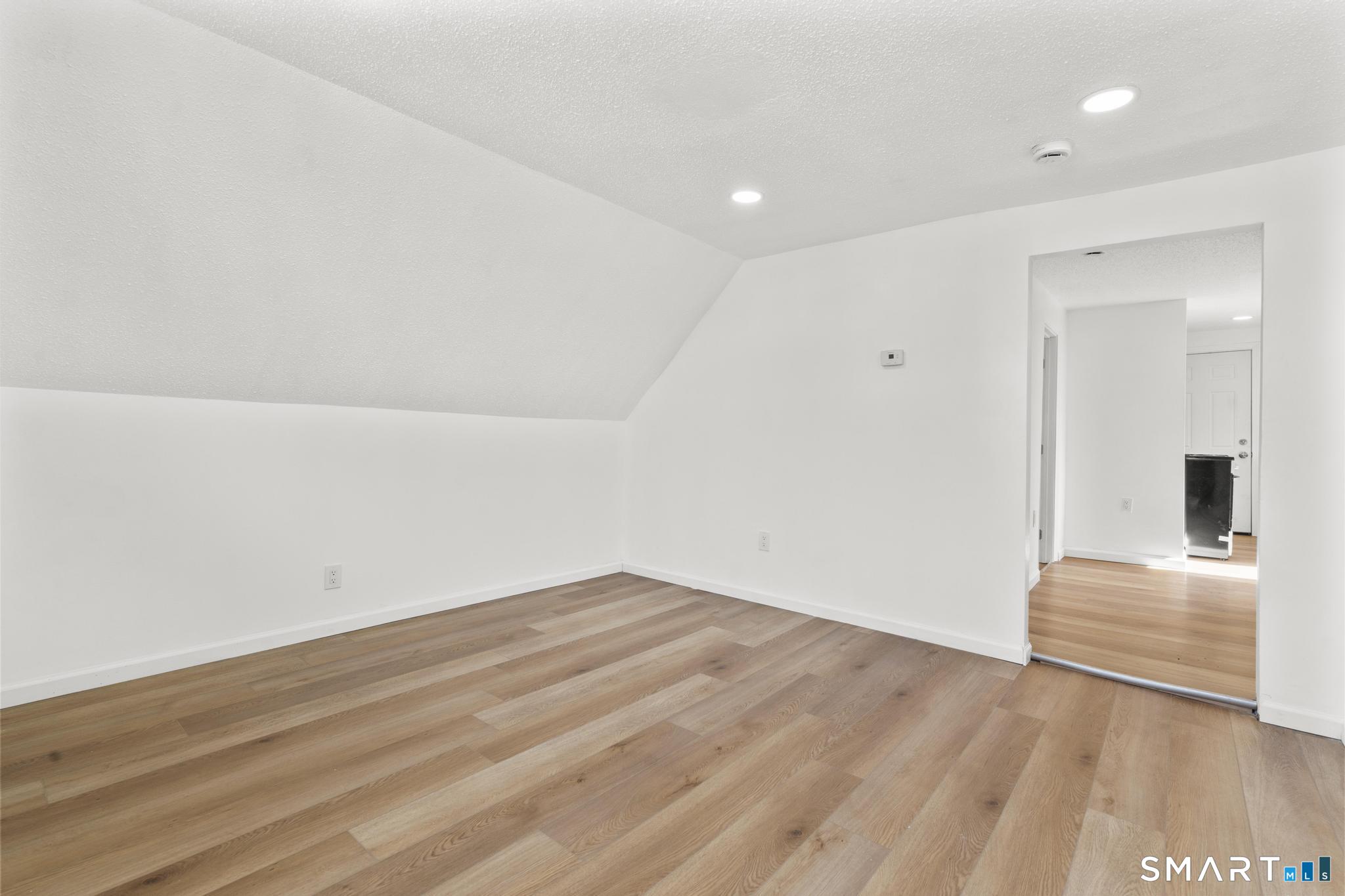 26 Mclean Street Hartford CT 06114