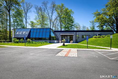 16 Crescent Drive Ridgefield CT 06877