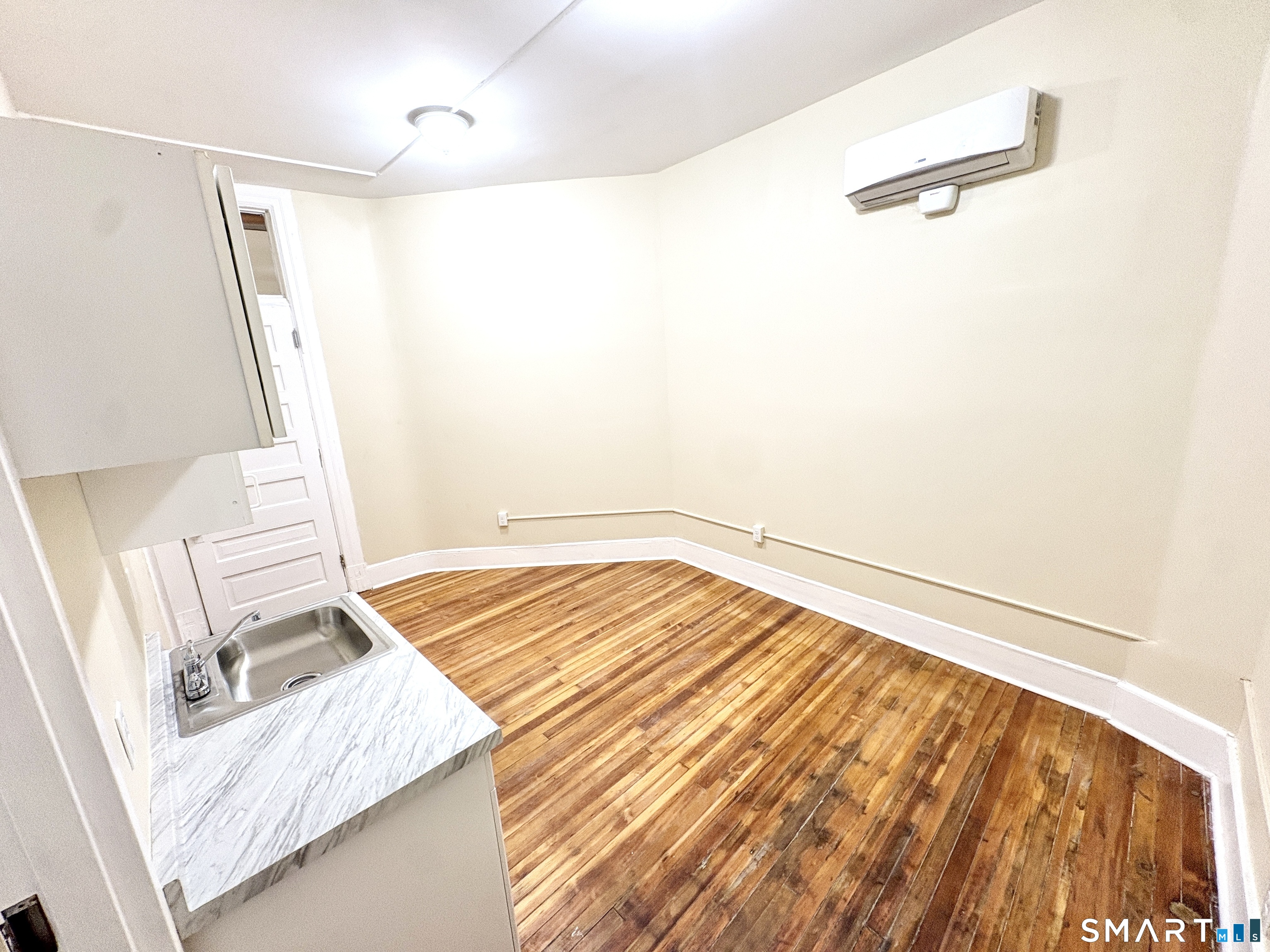 105 Bank Street Waterbury CT 06702
