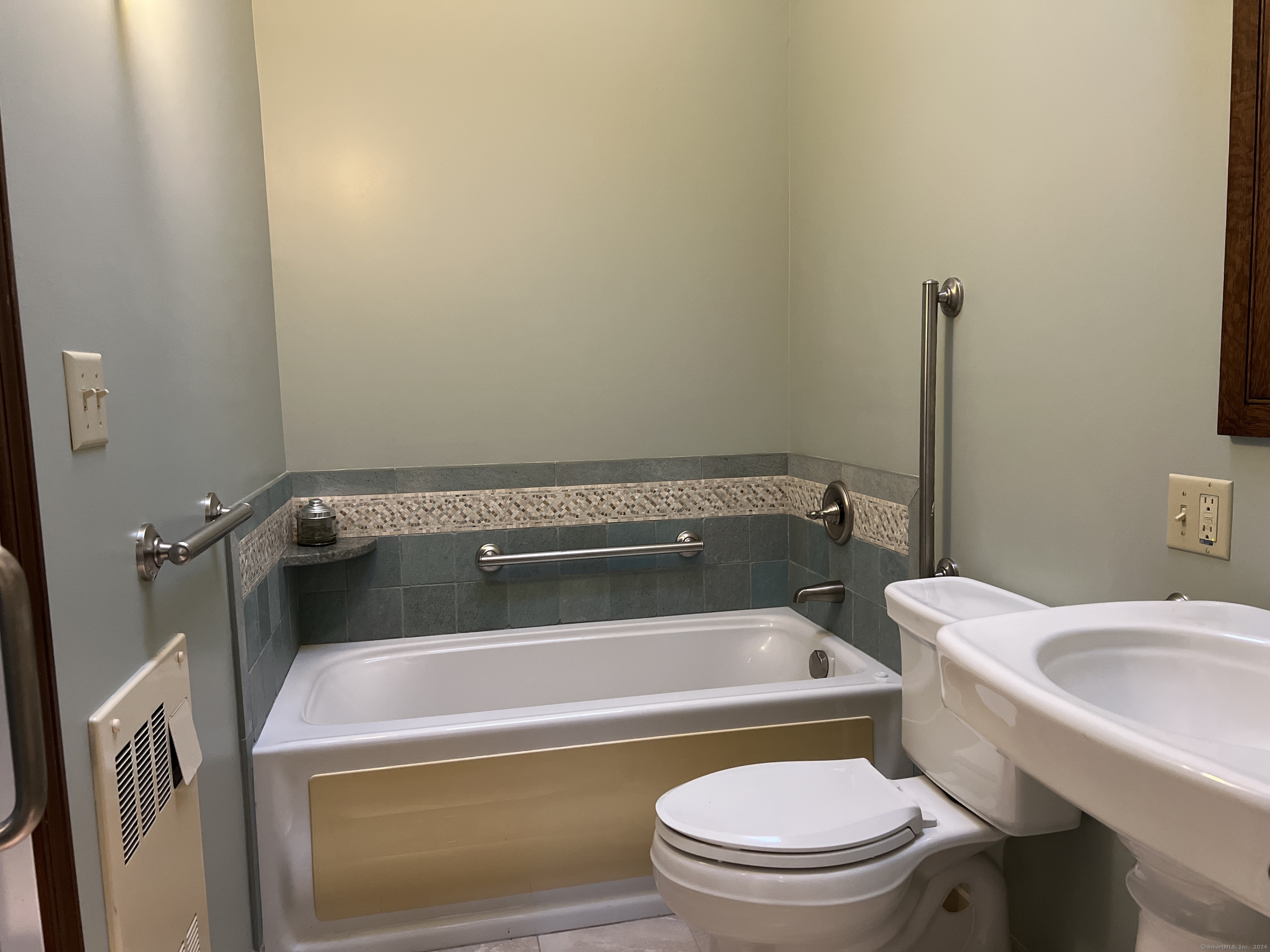 82 Sill Lane Old Lyme CT 06371