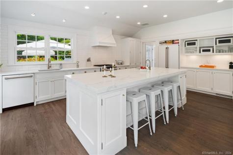 782 Smith Ridge Road New Canaan CT 06840