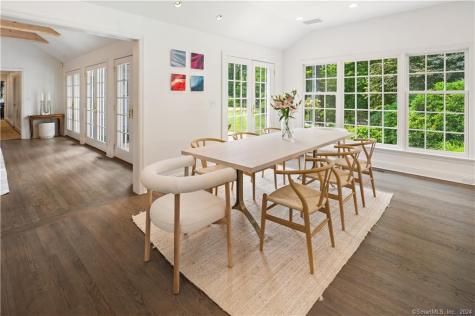782 Smith Ridge Road New Canaan CT 06840