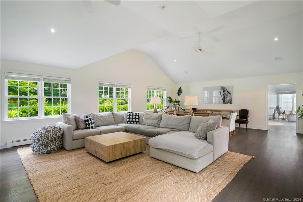 782 Smith Ridge Road New Canaan CT 06840