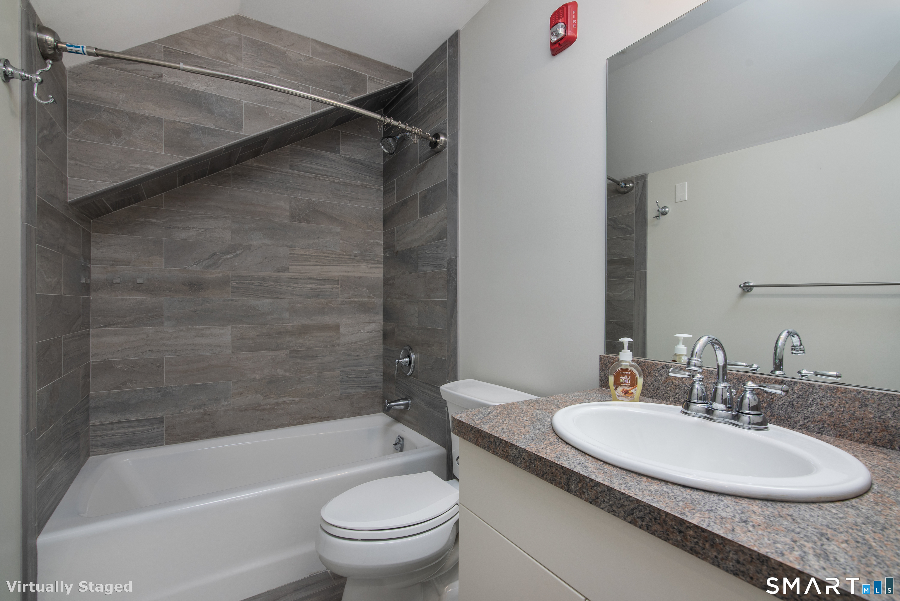 82 Wall Street Madison CT 06443