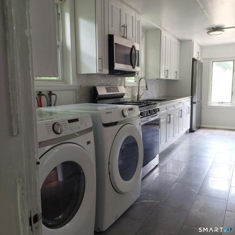 89 Ridgewood Avenue Waterford CT 06385