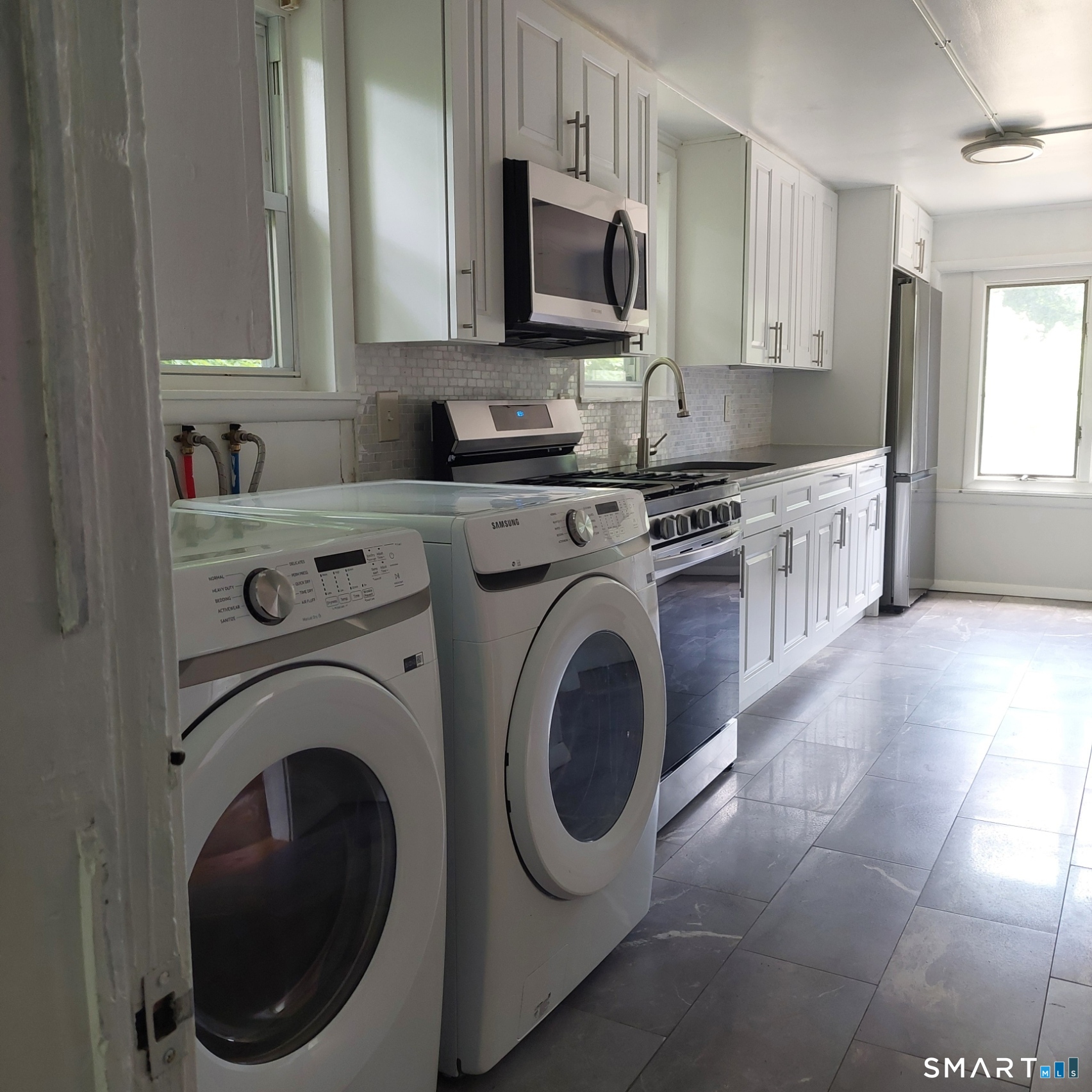 89 Ridgewood Avenue Waterford CT 06385