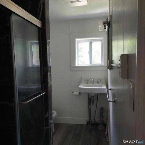 89 Ridgewood Avenue Waterford CT 06385