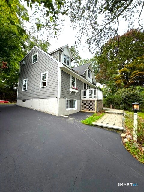 157 Samp Mortar Drive Fairfield CT 06824