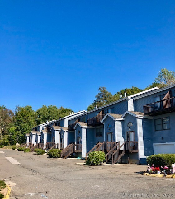 812 Lake Vista Drive East Hampton CT 06424