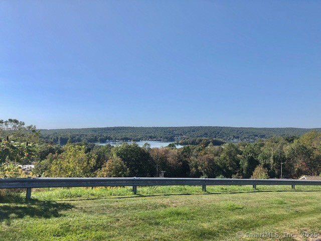 812 Lake Vista Drive East Hampton CT 06424